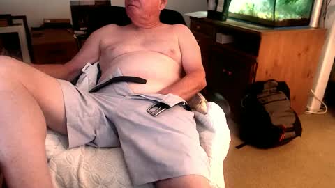 Snapshot of emil_karpo chatting on 09-25-25, 09:18 Terrance1st online show from 09-25-25, 09:18