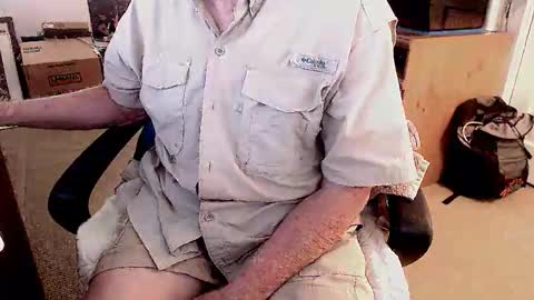 Snapshot of emil_karpo chatting on 10-15-25, 03:45 Terrance1st online show from 10-15-25, 03:45