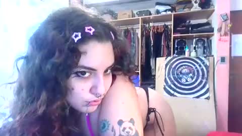 Emila online show from 06-25-26, 04:11