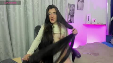 emilayton_ online show from 01-11-25, 07:06