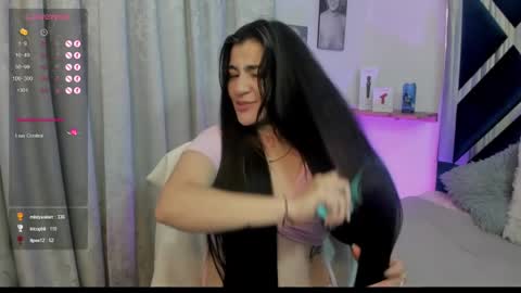 emilayton_ online show from 02-09-25, 10:20