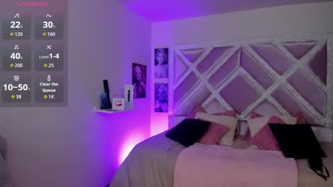 emilayton_ online show from 10-03-25, 07:22