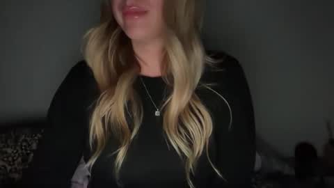 Snapshot of emilelovesyou chatting on 03-31-26, 06:03 emilelovesyou online show from 03-31-26, 06:03