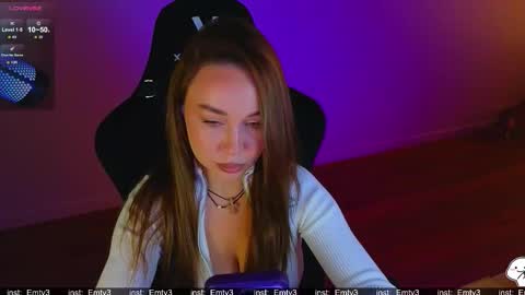 Snapshot of emili1_bc chatting on 03-21-26, 10:31 Emili online show from 03-21-26, 10:31