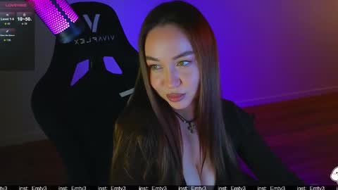 Snapshot of emili1_bc chatting on 03-23-26, 10:19 Emili online show from 03-23-26, 10:19