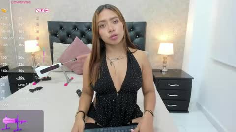 Emili Lenus online show from 05-26-26, 11:50