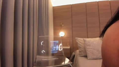 emilia_1040 online show from 06-01-26, 01:02