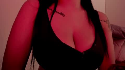 Emilia Big Boobs online show from 01-16-25, 04:28