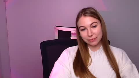 Snapshot of emilia_ilia chatting on 01-29-25, 12:56 Emilia online show from 01-29-25, 12:56