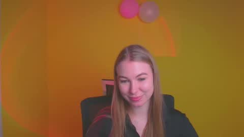 Snapshot of emilia_ilia chatting on 02-20-25, 12:36 Emilia online show from 02-20-25, 12:36