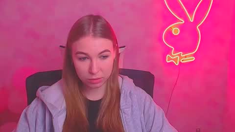 Snapshot of emilia_ilia chatting on 02-21-25, 06:07 Emilia online show from 02-21-25, 06:07