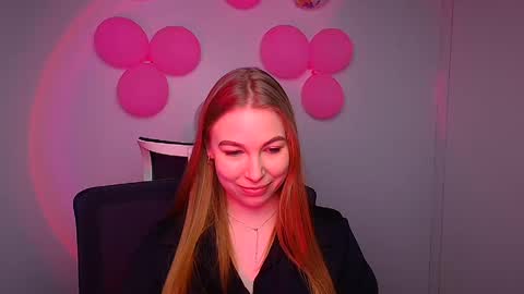 Snapshot of emilia_ilia chatting on 02-24-25, 12:16 Emilia online show from 02-24-25, 12:16