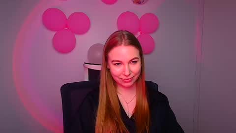 Snapshot of emilia_ilia chatting on 02-24-25, 03:20 Emilia online show from 02-24-25, 03:20