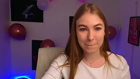 Snapshot of emilia_ilia chatting on 02-25-25, 12:13 Emilia online show from 02-25-25, 12:13