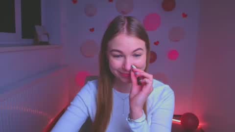 Snapshot of emilia_ilia chatting on 03-02-25, 06:05 Emilia online show from 03-02-25, 06:05