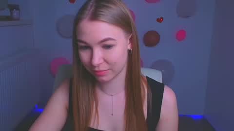 Snapshot of emilia_ilia chatting on 03-07-25, 12:12 Emilia online show from 03-07-25, 12:12