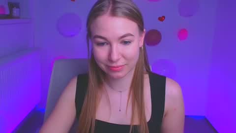Snapshot of emilia_ilia chatting on 03-07-25, 03:18 Emilia online show from 03-07-25, 03:18