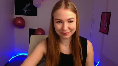 Snapshot of emilia_ilia chatting on 03-08-25, 06:10 Emilia online show from 03-08-25, 06:10