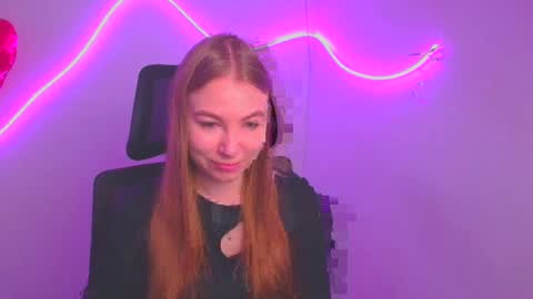Snapshot of emilia_ilia chatting on 03-09-25, 06:06 Emilia online show from 03-09-25, 06:06