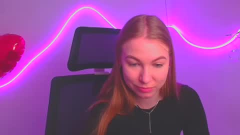 Snapshot of emilia_ilia chatting on 03-11-25, 09:13 Emilia online show from 03-11-25, 09:13