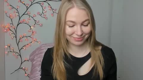 Emilia online show from 12-22-25, 06:10