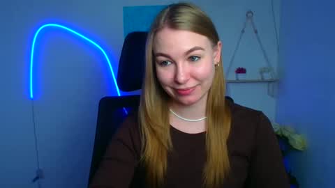 Emilia online show from 02-15-26, 07:51