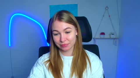 Emilia online show from 02-16-26, 12:23