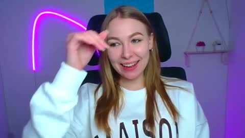 Emilia online show from 02-21-26, 06:36