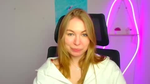 Emilia online show from 03-21-26, 08:19