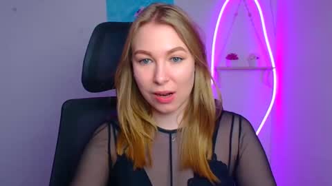 Emilia online show from 03-25-26, 06:41