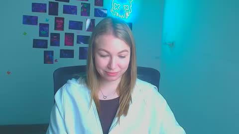 Emilia online show from 04-20-26, 05:43
