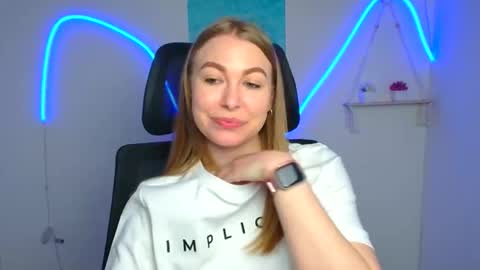 Emilia online show from 05-05-26, 05:26