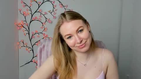 Emilia online show from 05-06-26, 05:46