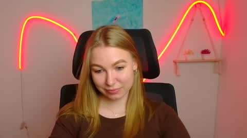 Emilia online show from 05-16-26, 05:37