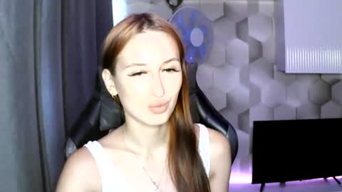 emilia_jack_carvel online show from 08-10-26, 01:09