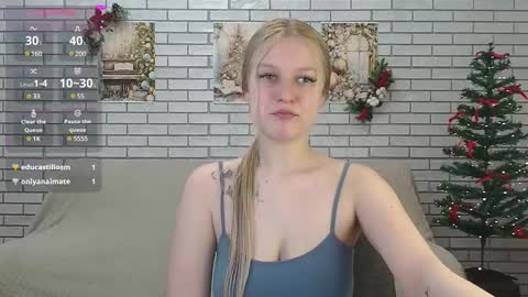 Snapshot of emiliaduchess chatting on 12-31-24, 05:55 Amili online show from 12-31-24, 05:55
