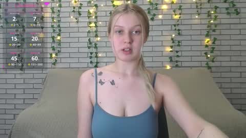 Snapshot of emiliaduchess chatting on 02-11-25, 12:58 Amili online show from 02-11-25, 12:58