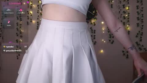 Snapshot of emiliaduchess chatting on 03-06-25, 12:41 Amili online show from 03-06-25, 12:41