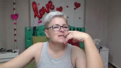 EmiliaGree online show from 10-18-25, 06:26