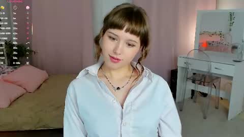 Snapshot of emiliahurrison chatting on 06-12-26, 09:25 Call me Emilia next stream on Friday at 10 AM GMT online show from 06-12-26, 09:25