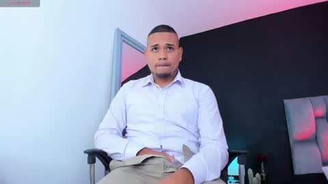 Snapshot of emilianoclarke chatting on 09-16-25, 12:44 emilianoclarke online show from 09-16-25, 12:44