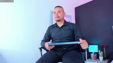 Snapshot of emilianoclarke chatting on 09-17-25, 12:12 emilianoclarke online show from 09-17-25, 12:12