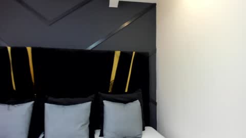 Snapshot of emiliee_xx chatting on 01-28-25, 05:14 Emillie online show from 01-28-25, 05:14