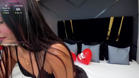 Snapshot of emiliee_xx chatting on 02-07-25, 05:40 Emillie online show from 02-07-25, 05:40