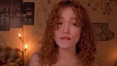 Snapshot of emiliyafox chatting on 09-21-25, 01:24 Emi online show from 09-21-25, 01:24