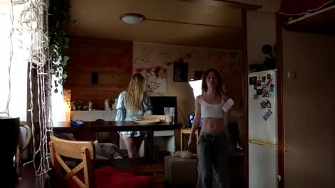 Emi  online show from 03-20-26, 05:01