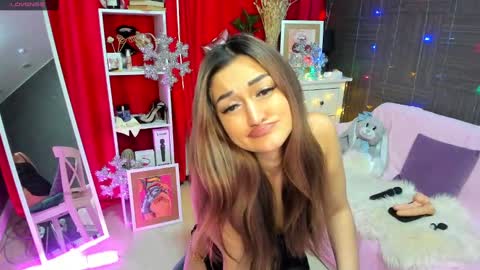 Snapshot of emiliyaqueen chatting on 12-19-24, 05:18 Emiliya online show from 12-19-24, 05:18