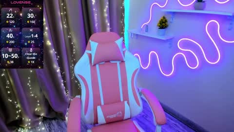 Snapshot of emiliyaqueen chatting on 02-18-25, 08:38 Emiliya online show from 02-18-25, 08:38