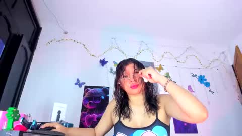 Snapshot of emilly_coper18 chatting on 02-02-25, 01:08 emily online show from 02-02-25, 01:08