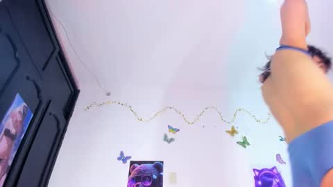 Snapshot of emilly_coper18 chatting on 02-08-25, 01:11 emily online show from 02-08-25, 01:11